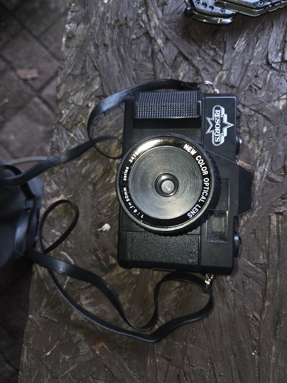 Resorts Black 35mm Film Camera with New Color Optical Lens
